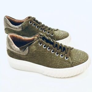 SOFFT Women’s Parkyn Leather Round Toe Oxfords Sneaker NWOB, Never Used Size 7.5